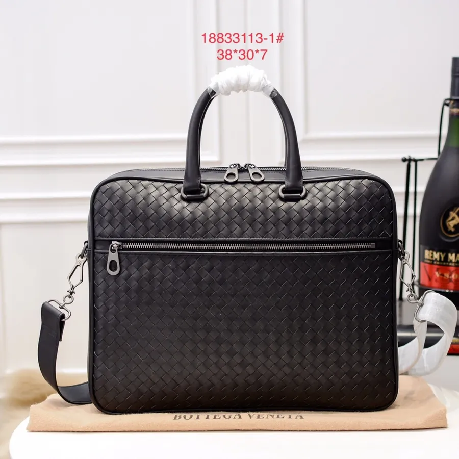 Batch 1560 🎉🎉🎉BOTTEA VENETA Style number: 18833113-1# Material: Purely hand-woven imported fetal cowhide Specifications: Picture size BVBVBV